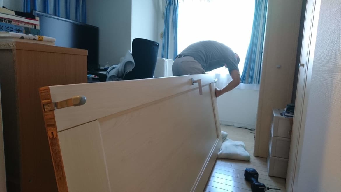 開き戸の建付け調整 | 常滑市の建具修理なら藤井建具店